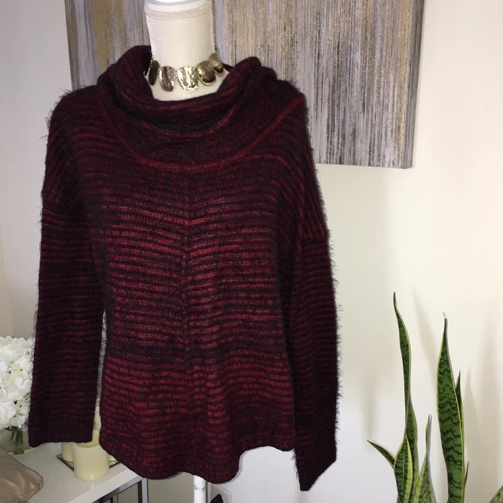 New directions fury sweatshirt size  XL